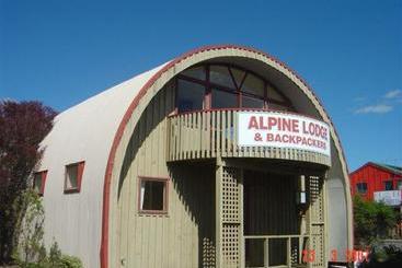 הוסטל Alpine Backpacker