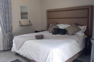 צימר 8 On Acacia Guesthouse