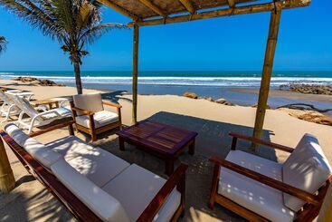 هتل Bungalows & Suites Punta Camarón