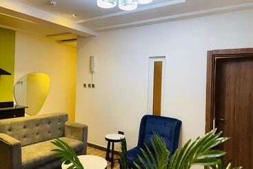 James Court Hotel & Luxury Apartments