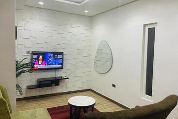 James Court Hotel & Luxury Apartments