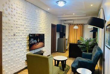 James Court Hotel & Luxury Apartments