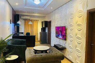 James Court Hotel & Luxury Apartments