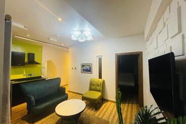 James Court Hotel & Luxury Apartments