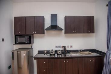 James Court Hotel & Luxury Apartments