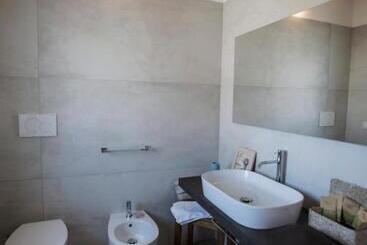پانسیون Laura E Christian   Rooms