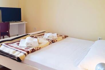 پانسیون Momo Sea View Apartments