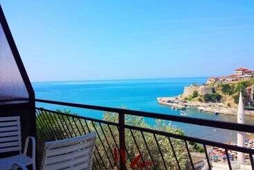 پانسیون Momo Sea View Apartments