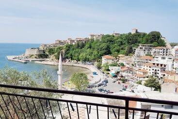 پانسیون Momo Sea View Apartments