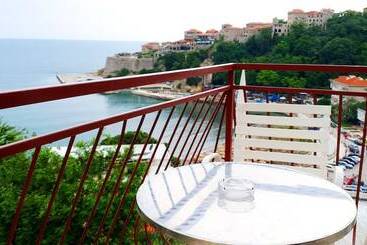 پانسیون Momo Sea View Apartments