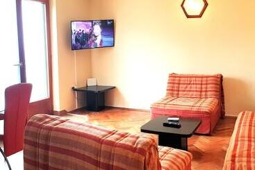 پانسیون Momo Sea View Apartments