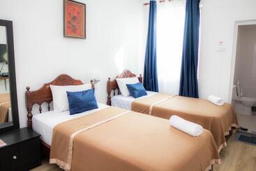 هاستل Sura Inn