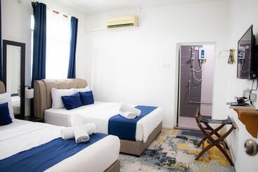 هاستل Sura Inn