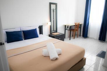 هاستل Sura Inn