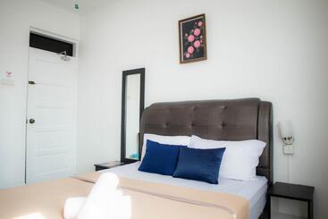 هاستل Sura Inn