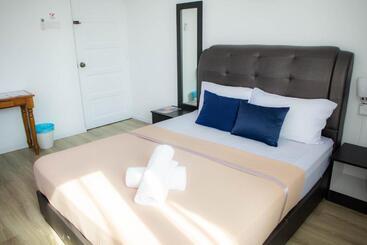 هاستل Sura Inn