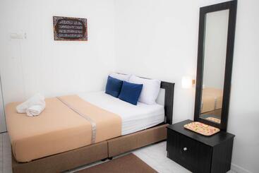 هاستل Sura Inn