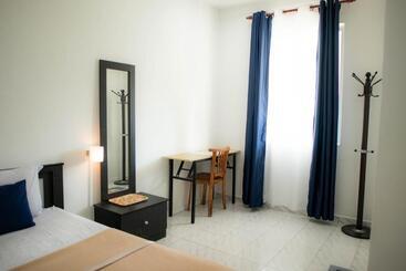 هاستل Sura Inn