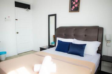 هاستل Sura Inn