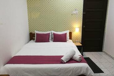 هاستل Sura Inn