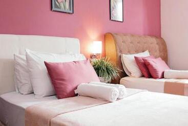 هاستل Sura Inn