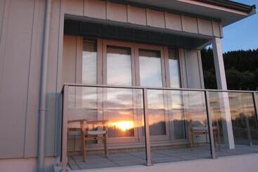 Aston Road Villa Bed & Breakfast