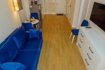 تختخواب و صبحانه Orbi Residence