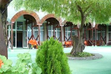 هتل Briz 3   Free Parking