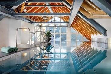 Hotelli Hirschen Guesthouse   Village