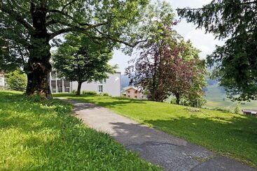 Hotelli Hirschen Guesthouse   Village