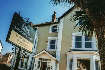 Lansdowne House With Private Car Park - Llandudno