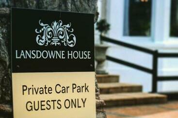 هتل Lansdowne House With Private Car Park
