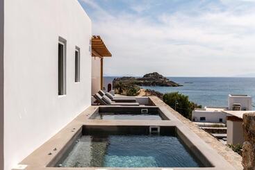 هتل Trinity Mykonos   Beachfront Villa