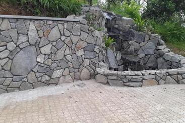 پانسیون Lasha Guest House