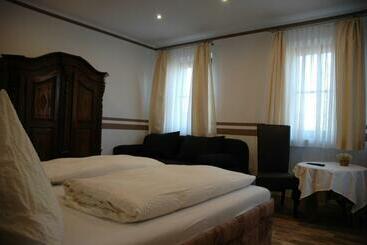 ユースホステル Dinkelsbühler Hof