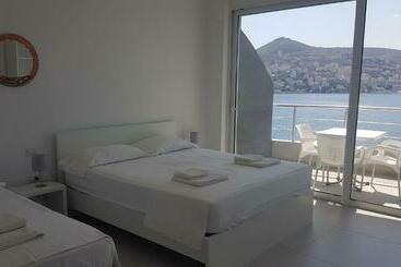 تختخواب و صبحانه Kristina Bellavista Rooms