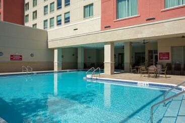 هتل Drury Inn & Suites Gainesville