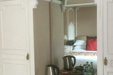 هتل The Town House
