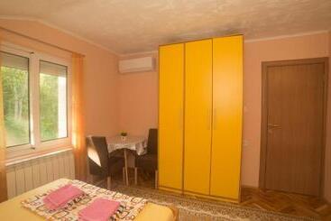 پانسیون Cicvaric Rooms