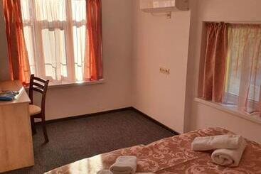 پانسیون Guest House Gurkov
