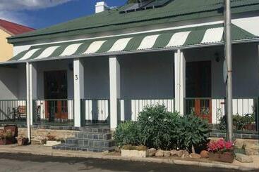 ペンション Horse And Mill Guesthouse