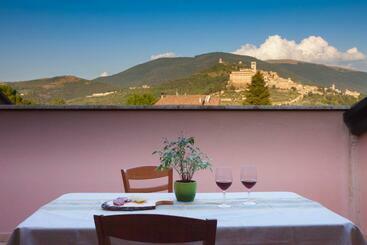 هتل Agriturismo La Panoramica