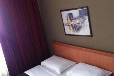 בית מלון כפרי Central