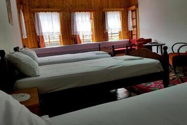 پانسیون Eva Guesthouse