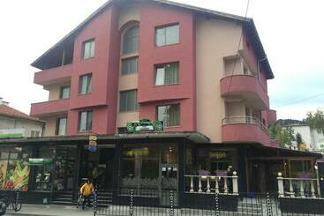 پانسیون Family Hotel Neliya