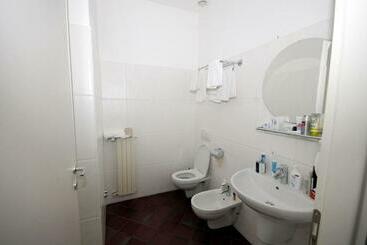 پانسیون Guest House Domus Urbino