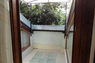 پانسیون Guest House The House