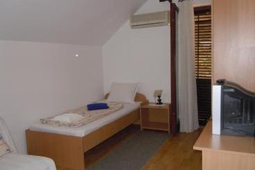 پانسیون Apartmani Sobe Biljana