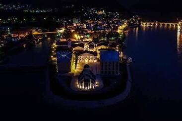 پانسیون Guesthouse Ušće