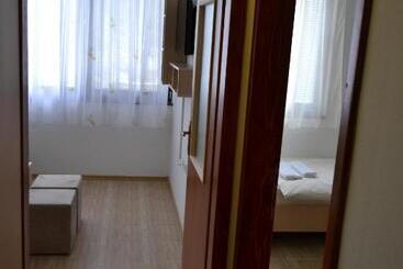پانسیون Guesthouse Ušće